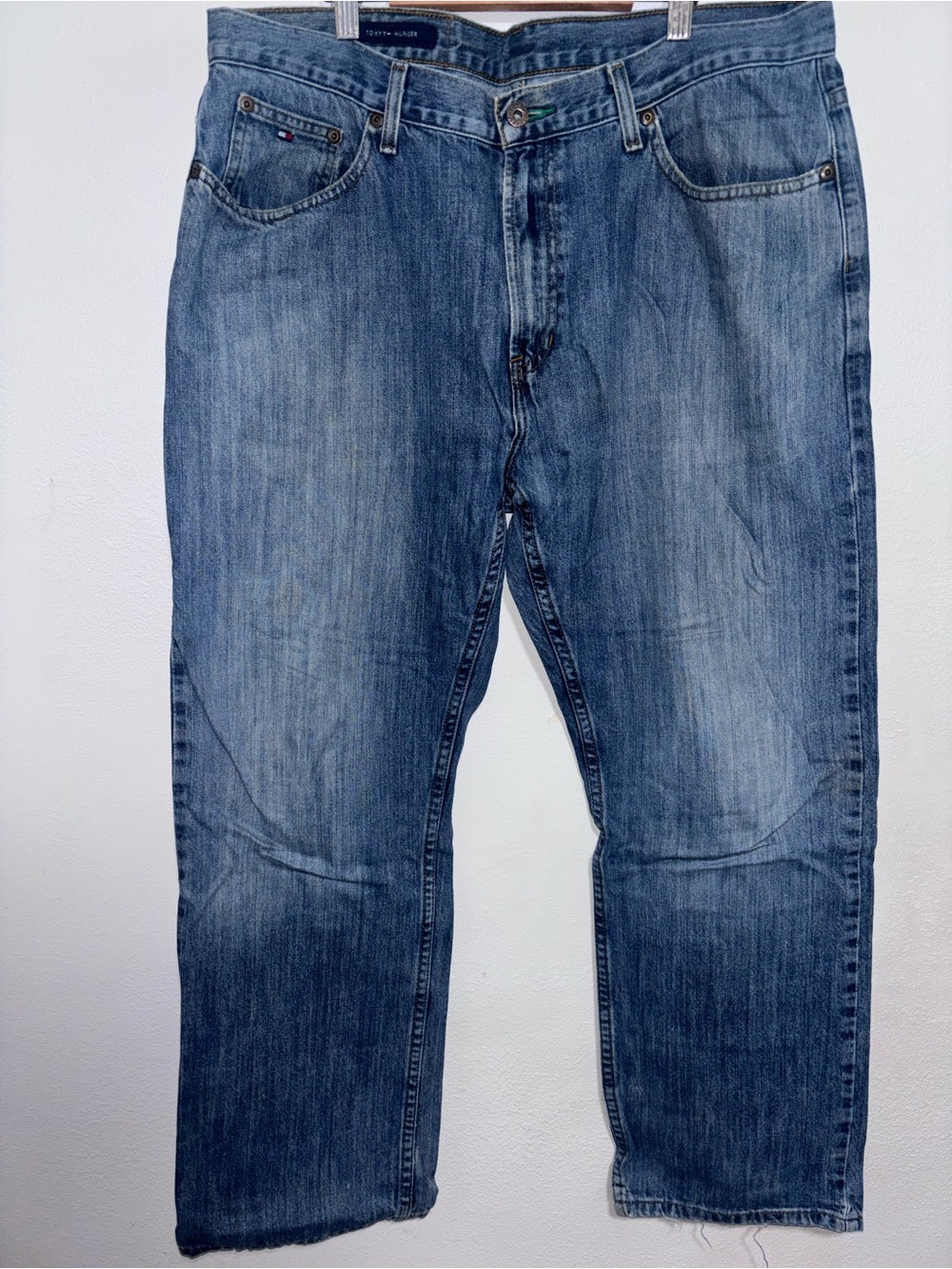Tommy Hilfiger Men's Washed Blue Straight Jeans